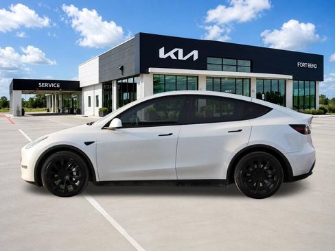 Used 2020 Tesla Model Y Long Range AWD/4WD image 8