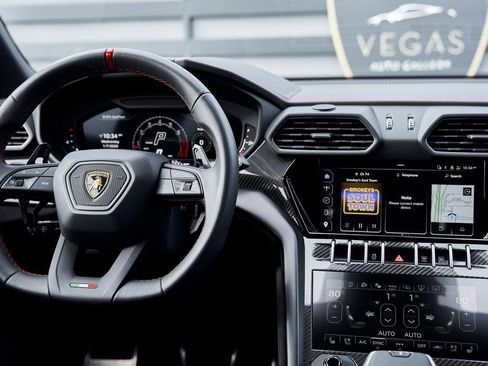 Used 2024 Lamborghini Urus Performante AWD/4WD image 61