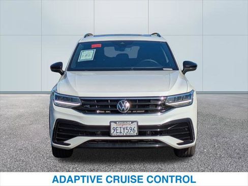Used 2022 Volkswagen Tiguan SE R-Line image 3