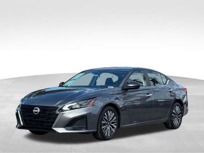 Used 2025 Nissan Altima 2.5 SV