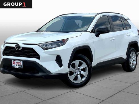 Used 2019 Toyota RAV4 LE FWD image 1