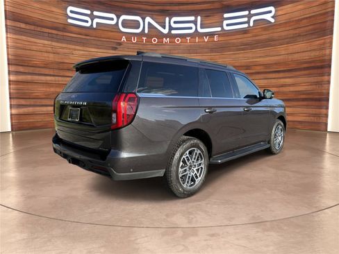 Used 2025 Ford Expedition Active image 7