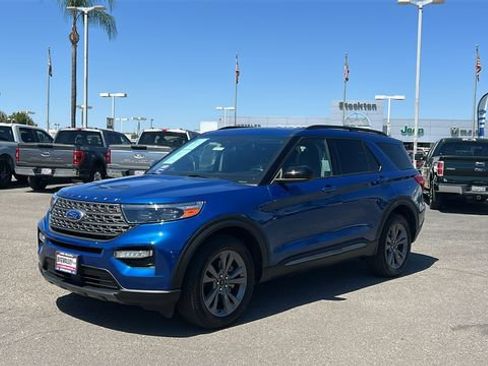 Certified 2022 Ford Explorer XLT w/ Equipment Group 202A AWD/4WD image 8