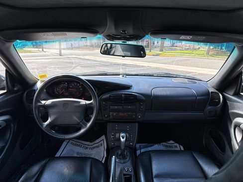 Used 2001 Porsche 911 Carrera 4 image 9