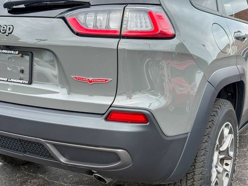 Used 2022 Jeep Cherokee Trailhawk AWD/4WD image 15