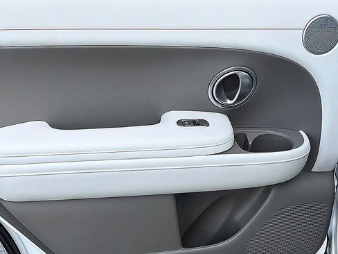 Certified 2026 Hyundai Palisade Limited AWD/4WD image 8