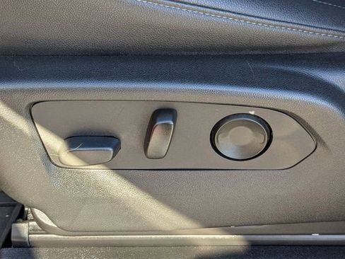 Used 2022 Chevrolet Tahoe Z71 image 25