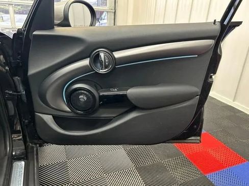 Used 2022 MINI Cooper 4-Door Hardtop FWD image 17