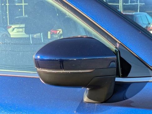 Used 2024 Nissan Pathfinder SV image 11