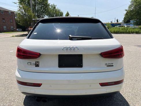 Used 2018 Audi Q3 2.0T Premium w/ Convenience Package AWD/4WD image 4