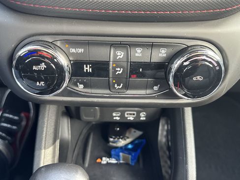 Used 2023 Chevrolet TrailBlazer RS w/ Sun and Liftgate Package FWD image 18