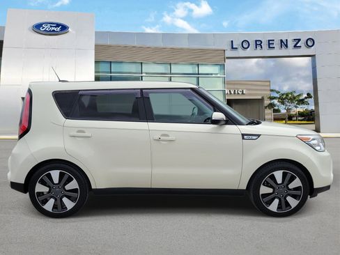 Used 2016 Kia Soul ! w/ Premium Package FWD image 4