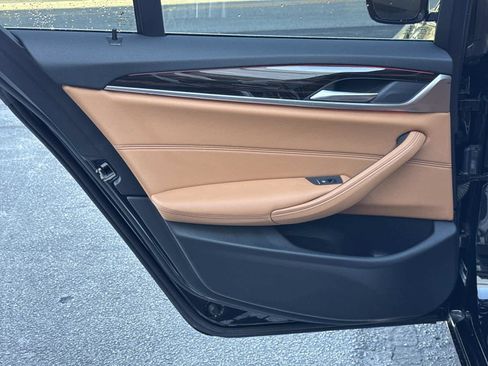 Certified 2023 BMW 530i 530i w/ Convenience Package image 11