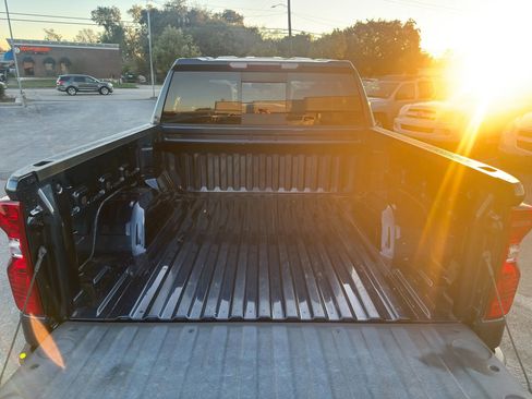 Used 2019 Chevrolet Silverado 1500 LT w/ Texas Edition image 13