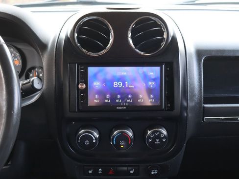 Used 2015 Jeep Patriot Latitude image 33