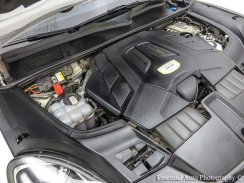 Used 2021 Porsche Cayenne E-Hybrid image 33