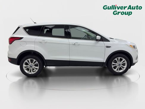 Used 2019 Ford Escape SE image 10