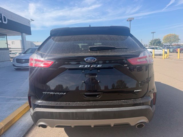 Used 2022 Ford Edge Titanium w/ Equipment Group 301A AWD/4WD image 8