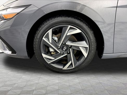 Used 2024 Hyundai Elantra Limited FWD image 34