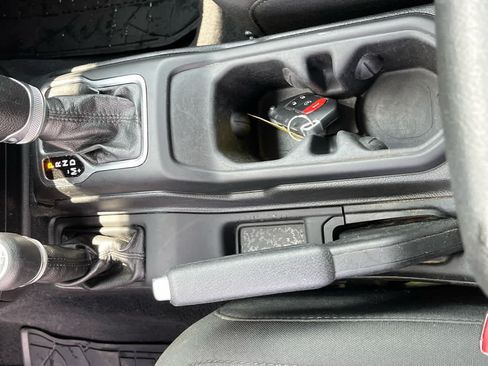 Used 2019 Jeep Wrangler Unlimited Sport AWD/4WD image 18