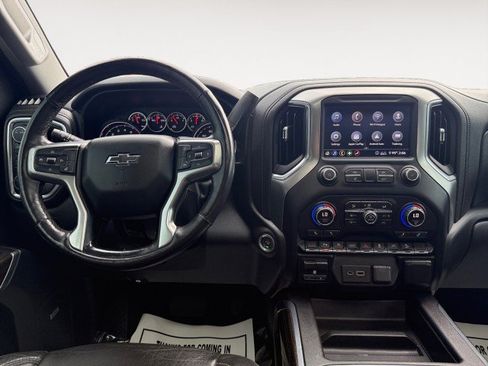 Used 2020 Chevrolet Silverado 1500 LT Trail Boss AWD/4WD image 2