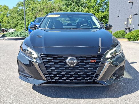 Certified 2023 Nissan Altima 2.5 SR w/ SR Premium Package FWD image 2