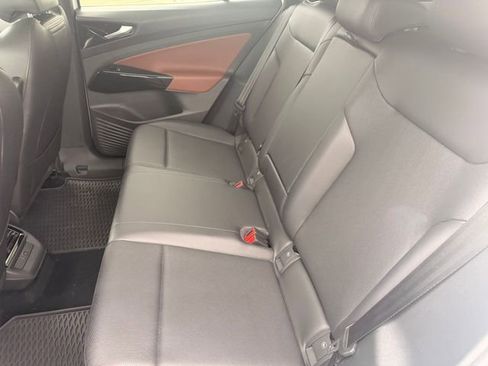 Used 2021 Volkswagen ID.4 Pro S RWD image 18