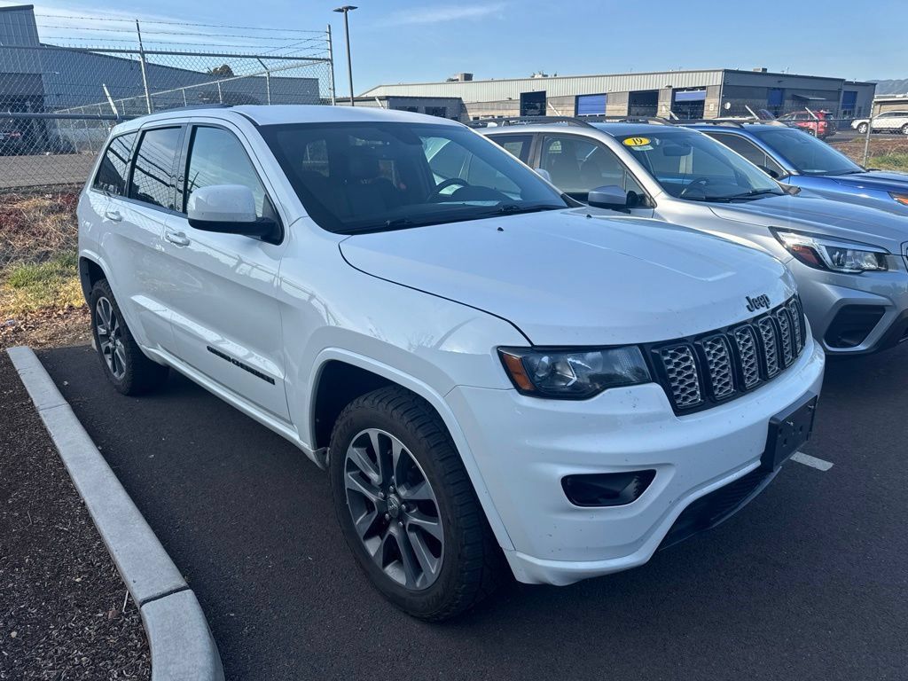 Used 2020 Jeep Grand Cherokee Altitude AWD/4WD image 4