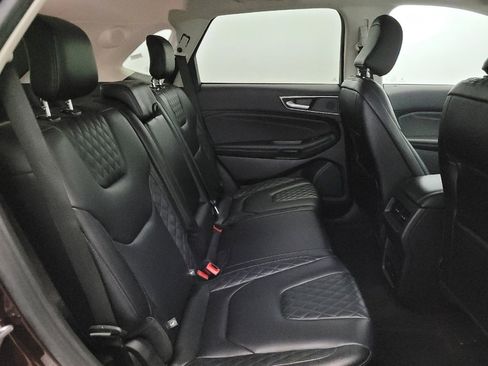Used 2024 Ford Edge Titanium image 19