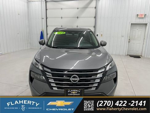 Used 2025 Nissan Rogue SV FWD image 7