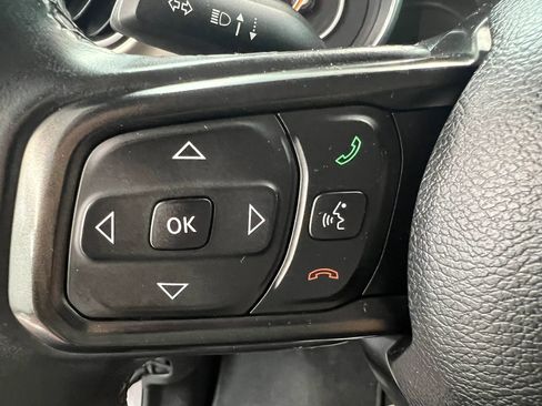 Used 2018 Jeep Wrangler Sport AWD/4WD image 16