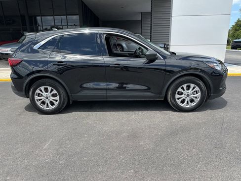 Certified 2024 Ford Escape Active FWD image 3