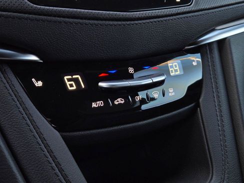 Used 2026 Cadillac XT5 Luxury w/ LPO, Floor Liner Package FWD image 19