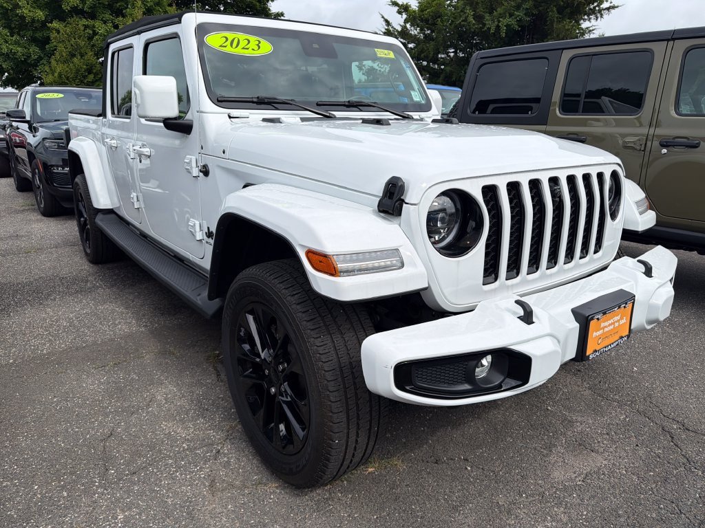 Used 2023 Jeep Gladiator Overland AWD/4WD image 2