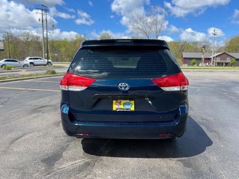 Used 2011 Toyota Sienna FWD image 6