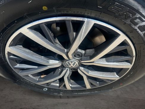 Used 2019 Volkswagen Tiguan SE w/ Panoramic Sunroof Package AWD/4WD image 19
