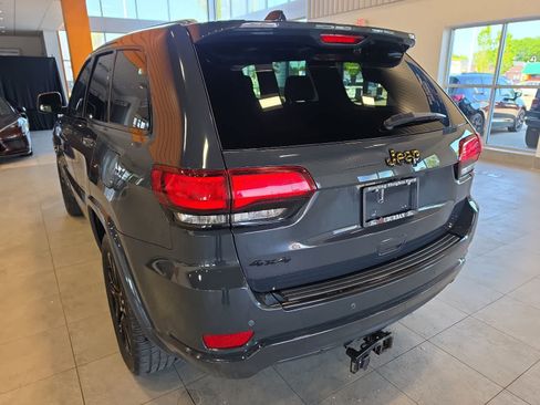 Used 2018 Jeep Grand Cherokee Altitude AWD/4WD image 10