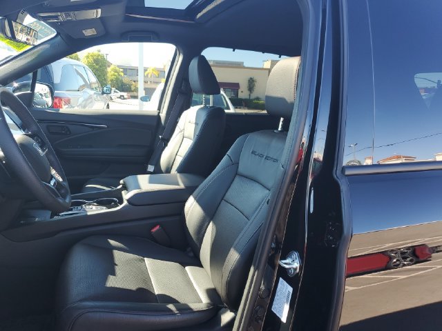Certified 2025 Honda Passport Black Edition image 19