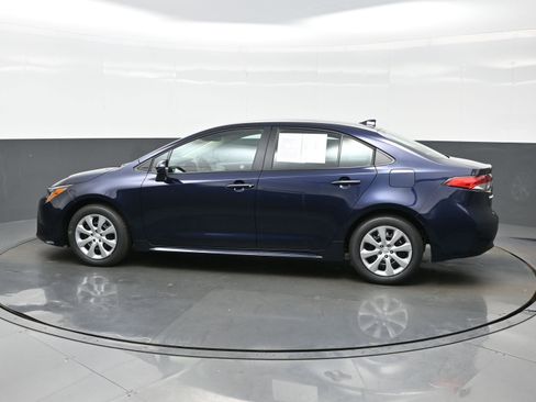 Used 2026 Toyota Corolla LE FWD image 3