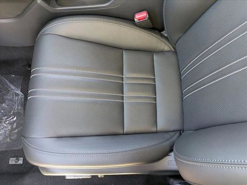 New 2026 Honda HR-V EX-L image 4