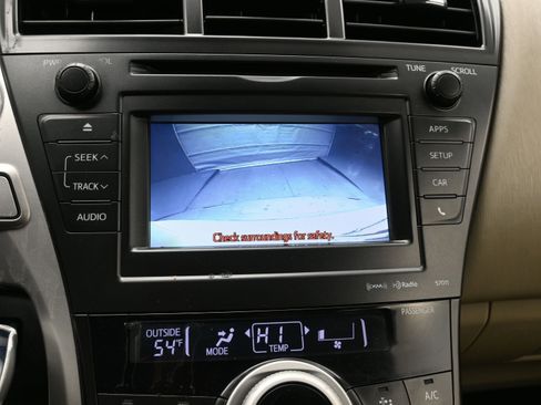 Used 2012 Toyota Prius V Five image 6