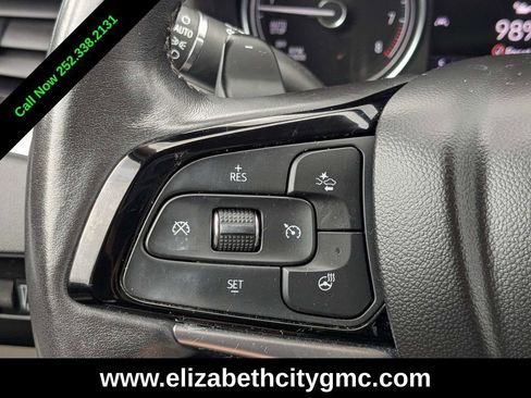 Used 2023 Buick Enclave Essence image 24