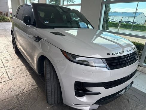 Used 2025 Land Rover Range Rover Sport Dynamic SE AWD/4WD image 3