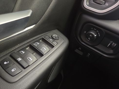 Used 2023 RAM 1500 Big Horn AWD/4WD image 31