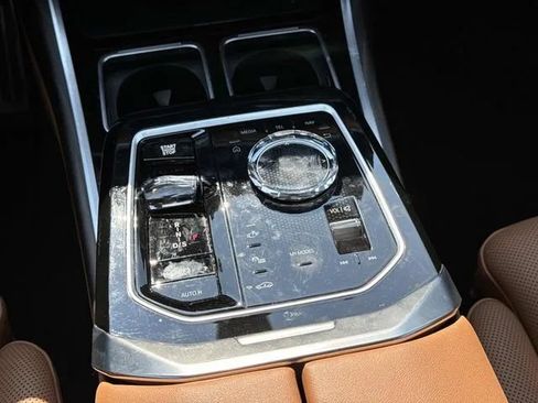 Used 2025 BMW 740i xDrive w/ Premium Package AWD/4WD image 20