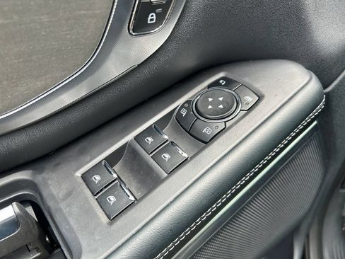 Used 2025 Ford Expedition Platinum AWD/4WD image 3