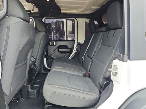Used 2024 Jeep Wrangler Unlimited image 20