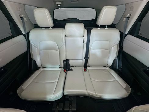 Used 2022 Nissan Pathfinder SL image 13