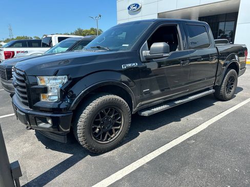 Used 2017 Ford F150 XLT w/ Equipment Group 302A Luxury AWD/4WD image 3