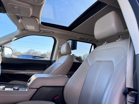 Used 2024 Ford Expedition Limited AWD/4WD image 18